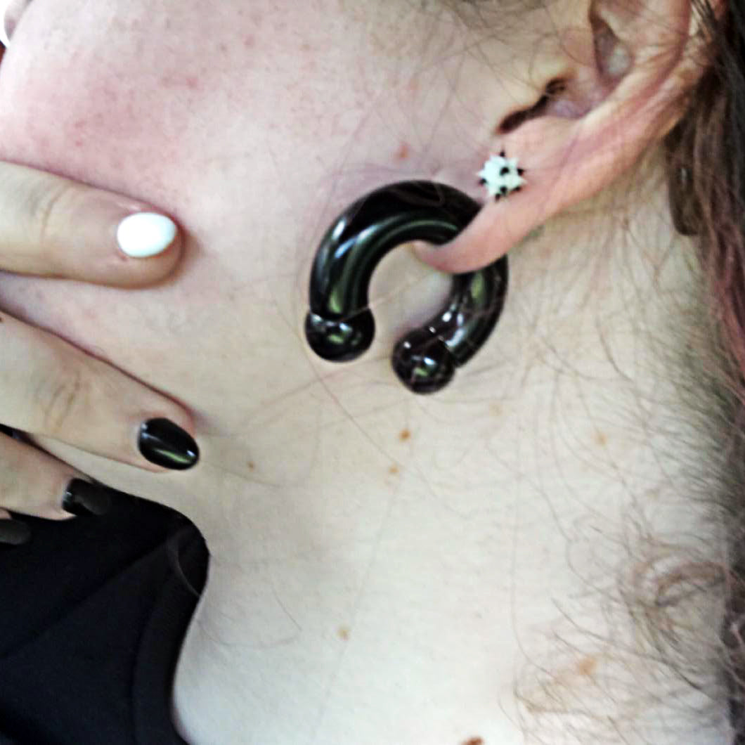 Moon Dangle Ear Piercing 14K Gold | Musemond